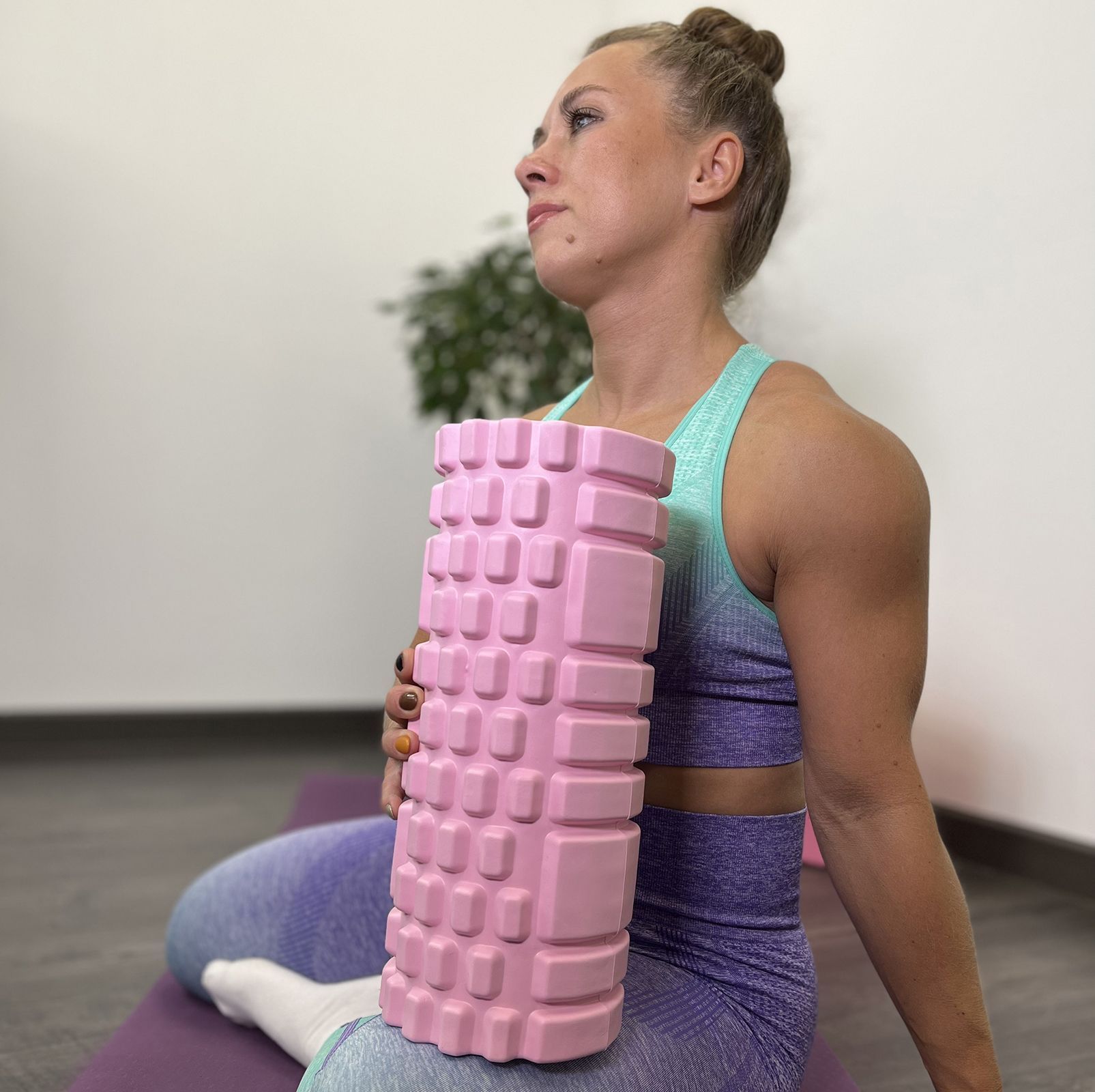 Ролик массажный для йоги и фитнеса UNIX Fit 33 см, розовый